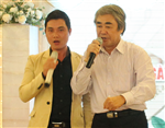 NSND Quang Thọ cùng ca sĩ Đào Tiến Lợi trong 1 chương trình biểu diễn